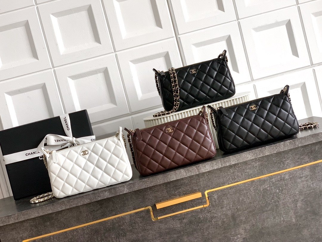 Iconic 25A Collection: Quilted Litchi Texture Leather Mahjong Bag