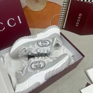 Gucci Run Sneaker In Mesh And Leather